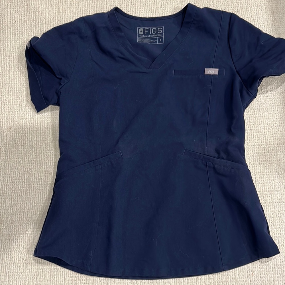 FIGS scrub top